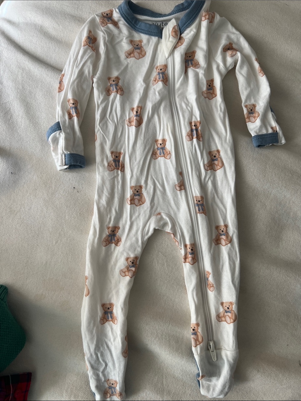 Kyte BABY White Footie with Tan Teddy Print and Blue Trim